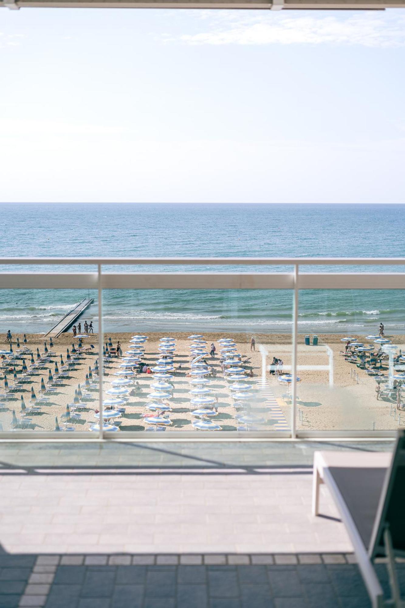 Hotel Orizzonte Lido di Jesolo Esterno foto