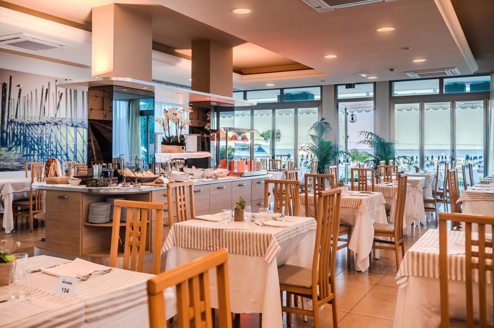 Hotel Orizzonte Lido di Jesolo Esterno foto