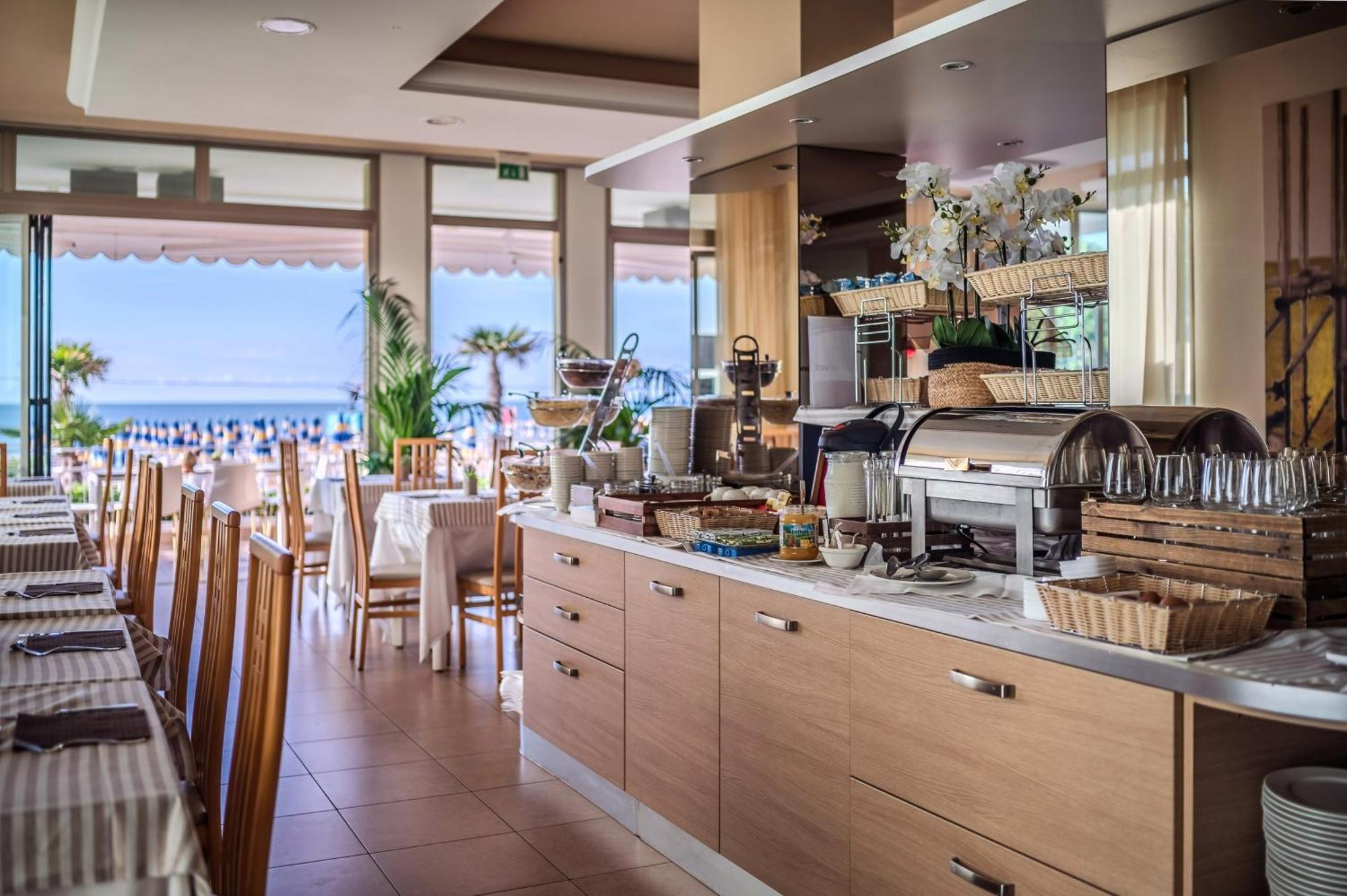 Hotel Orizzonte Lido di Jesolo Esterno foto